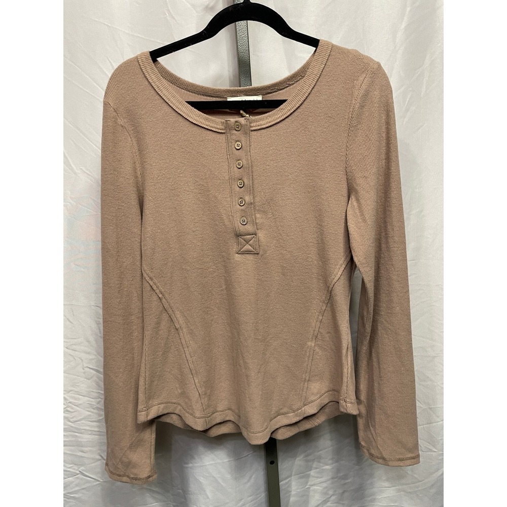 New In Tan Ribbed Henley Long Sleeve Top Women's Size L Casual Comfort‎